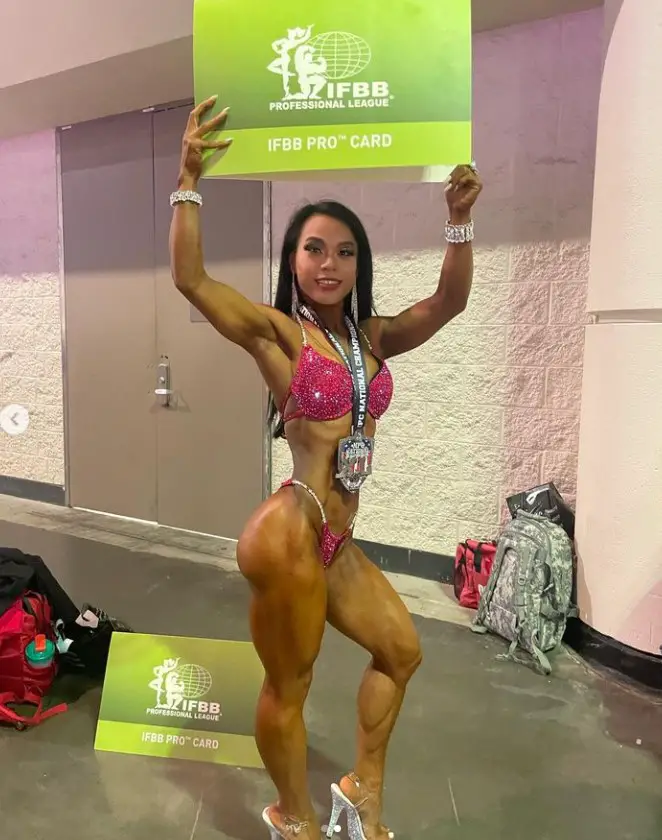 Lili Dong received an IFBB Pro Card in 2021