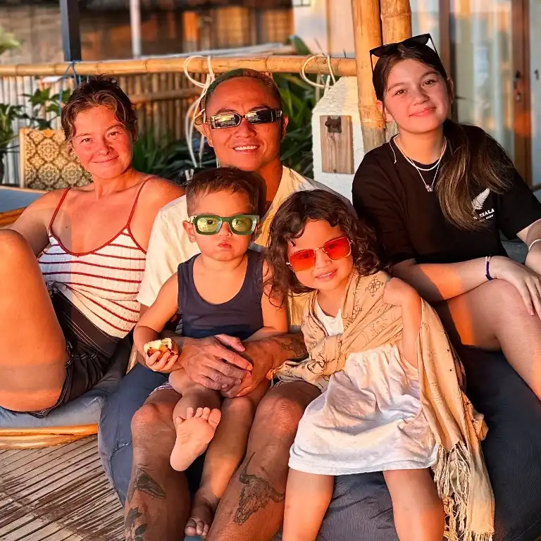 Jaclyn's daughter Andi Eigenmann with her fiance, Philmar, and 3 children